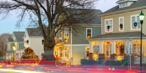 The Essentials of Outdoor Holiday Decorating